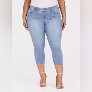 Torrid Sky Blue Cropped Jeans
